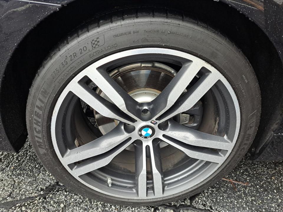 2016 BMW 750i 750i