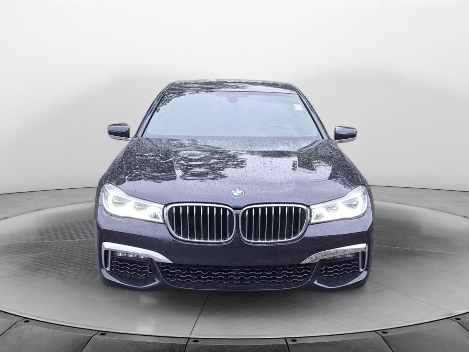 2016 BMW 750i 750i