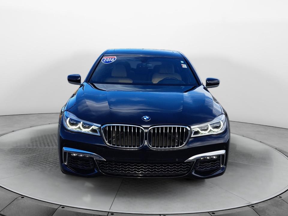 2016 BMW 750i 750i
