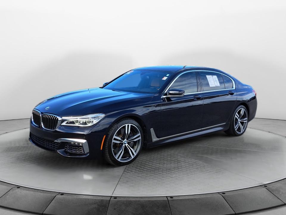 2016 BMW 750i 750i