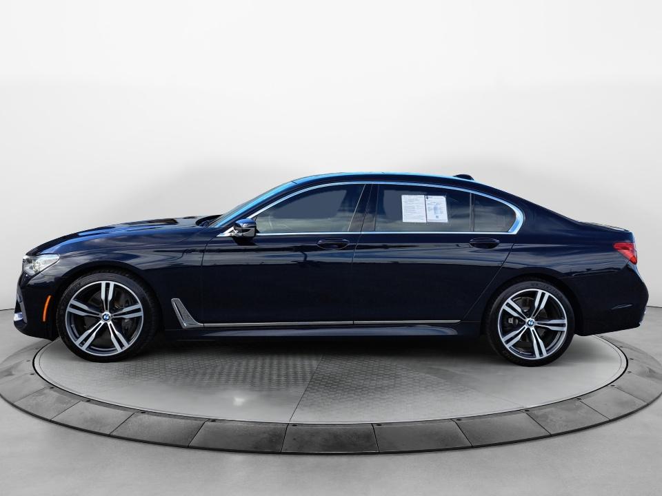 2016 BMW 750i 750i