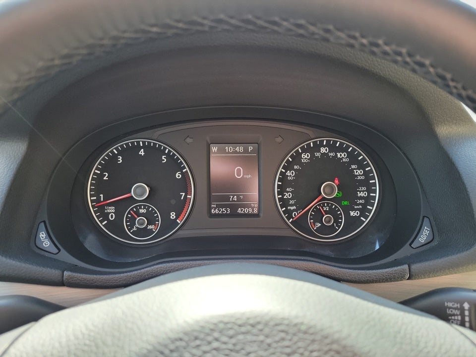 2014 Volkswagen Passat 1.8T SE