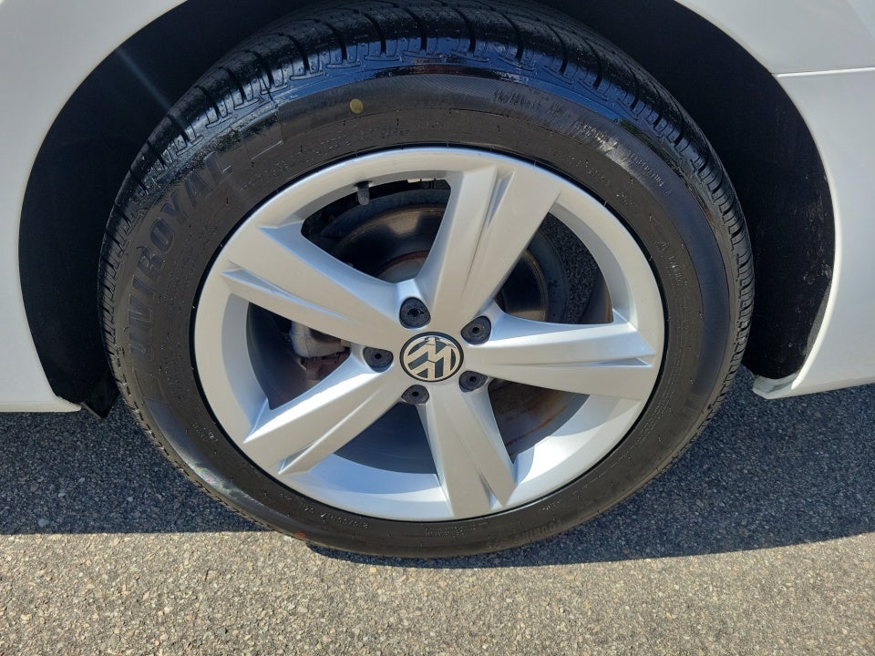 2014 Volkswagen Passat 1.8T SE