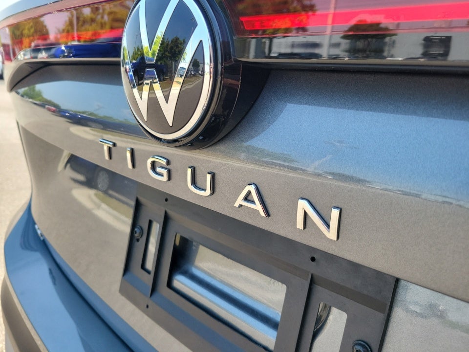 2025 Volkswagen Tiguan 2.0T SE