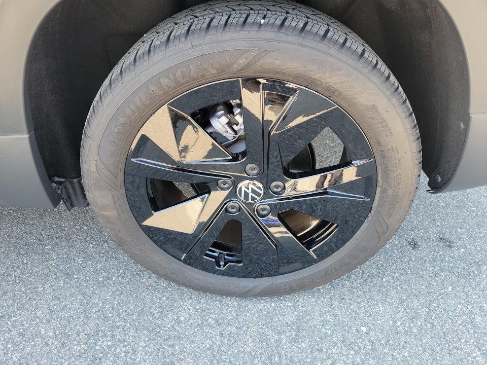 2025 Volkswagen Taos 1.5T SE