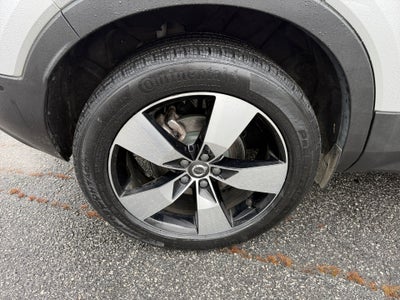 2019 Volvo XC40 T5 Momentum