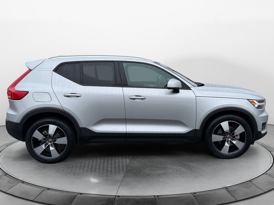2019 Volvo XC40 T5 Momentum