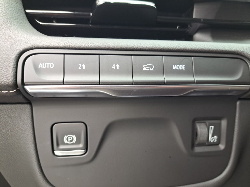 2024 Cadillac Escalade ESV 4WD Premium Luxury