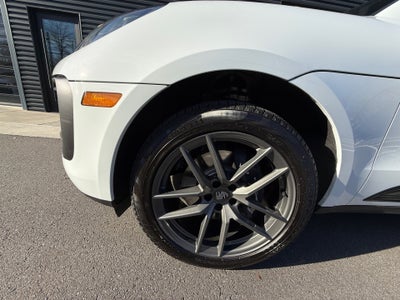 2025 Porsche Macan T