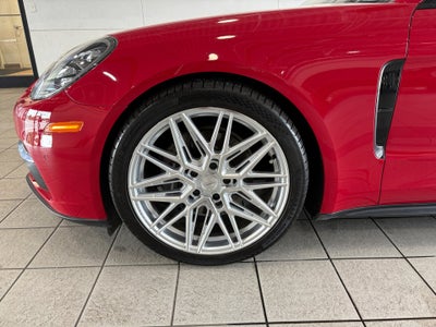 2018 Porsche Panamera 4