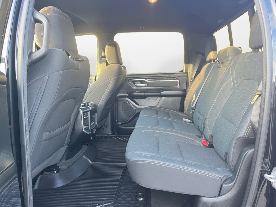 2022 RAM 1500 Big Horn Crew Cab 4x4 5'7" Box