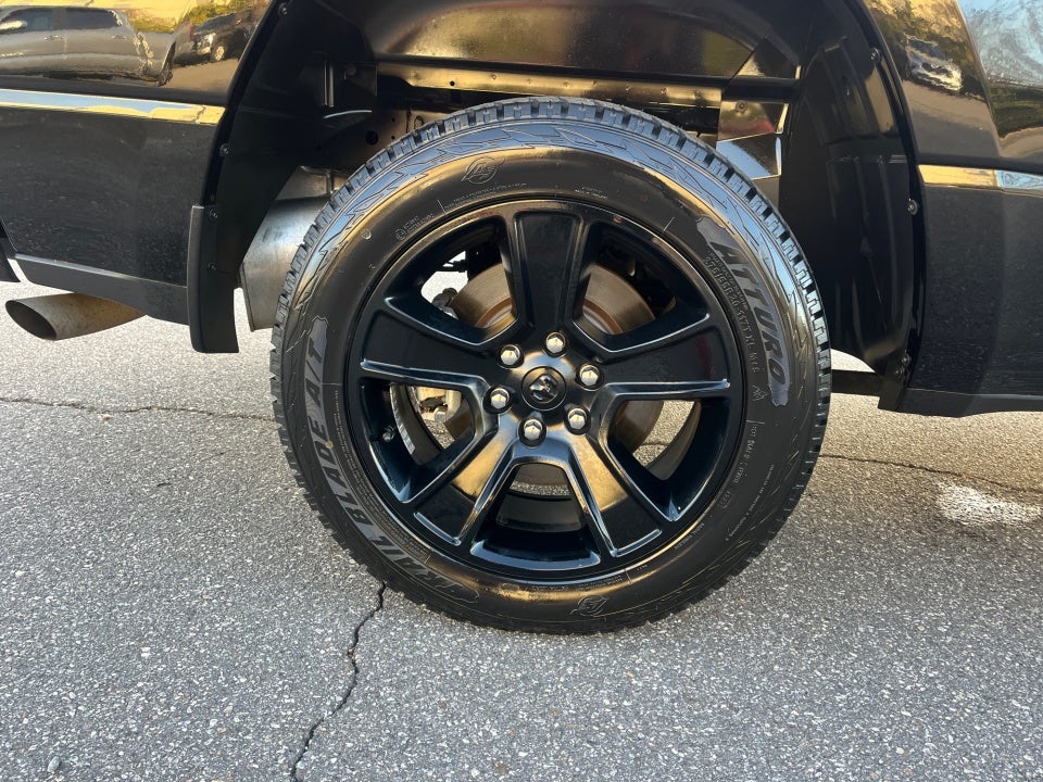 2022 RAM 1500 Big Horn Crew Cab 4x4 5'7" Box