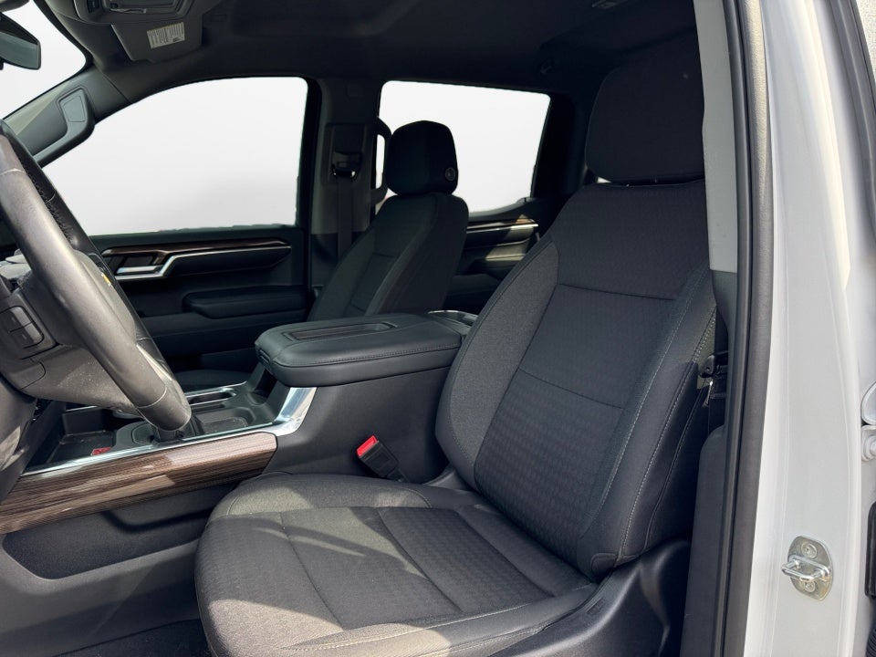 2022 Chevrolet Silverado 1500 4WD Crew Cab Standard Bed LT