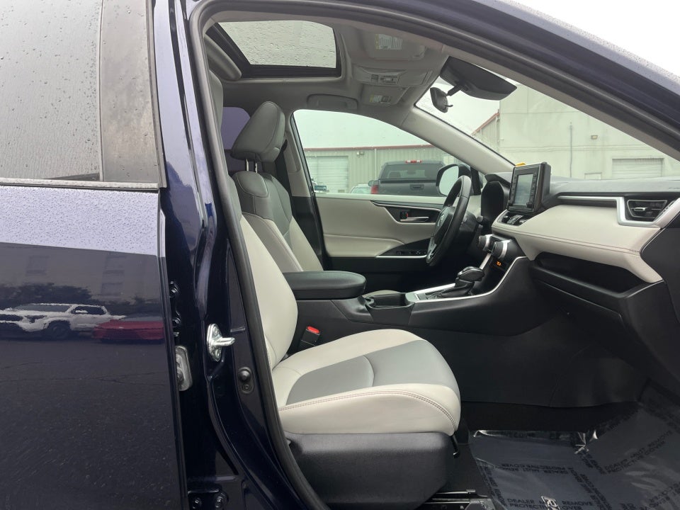 2019 Toyota RAV4 XLE Premium