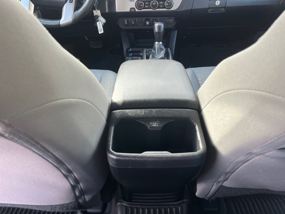 2022 Toyota TACOMA SR5 SR5 V6