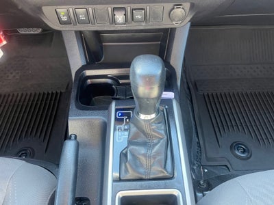 2022 Toyota TACOMA SR5 SR5 V6