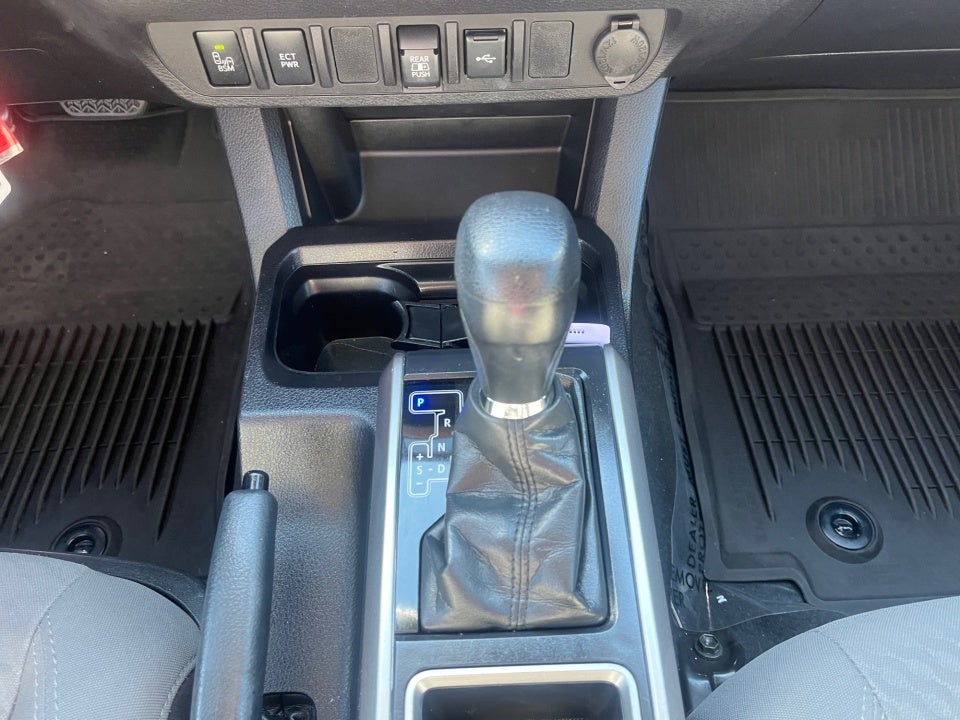 2022 Toyota TACOMA SR5 SR5 V6