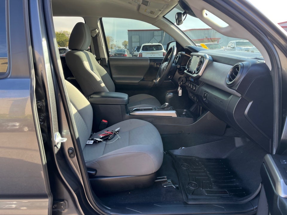 2022 Toyota TACOMA SR5 SR5 V6