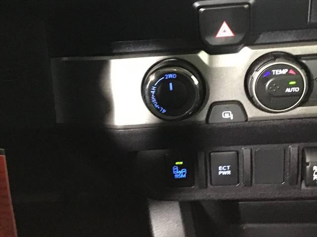 2022 Toyota TACOMA SR5 SR5 V6