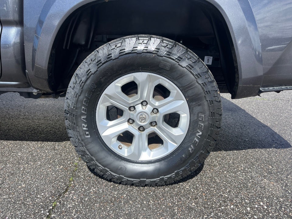 2019 Toyota TACOMA SR5 SR5 V6