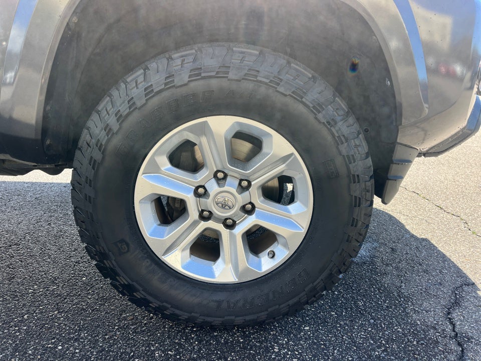 2019 Toyota TACOMA SR5 SR5 V6