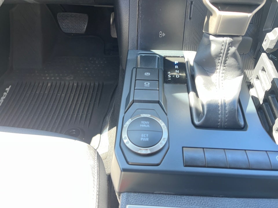 2025 Toyota TACOMA SR5 SR5