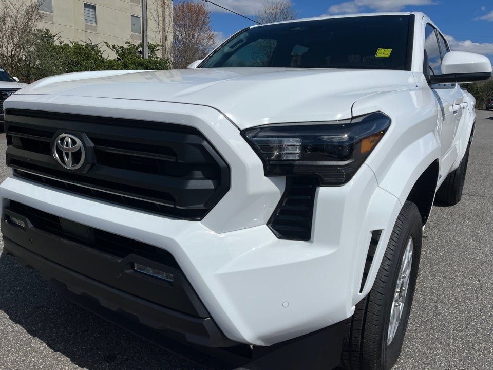 2025 Toyota TACOMA SR5 SR5