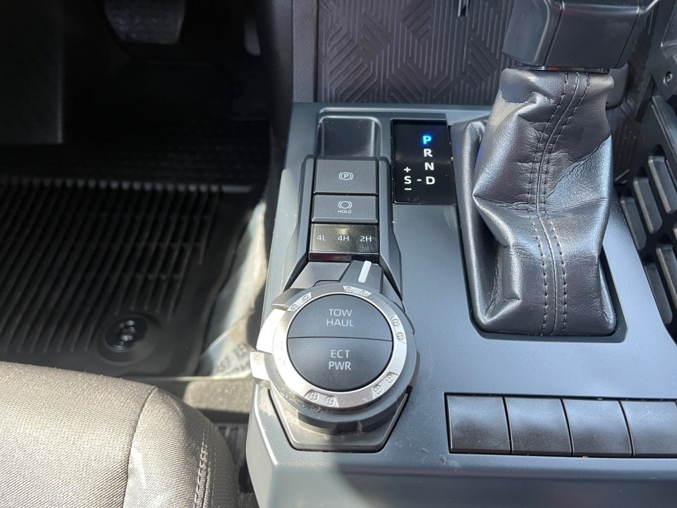 2025 Toyota TACOMA SR5 SR5