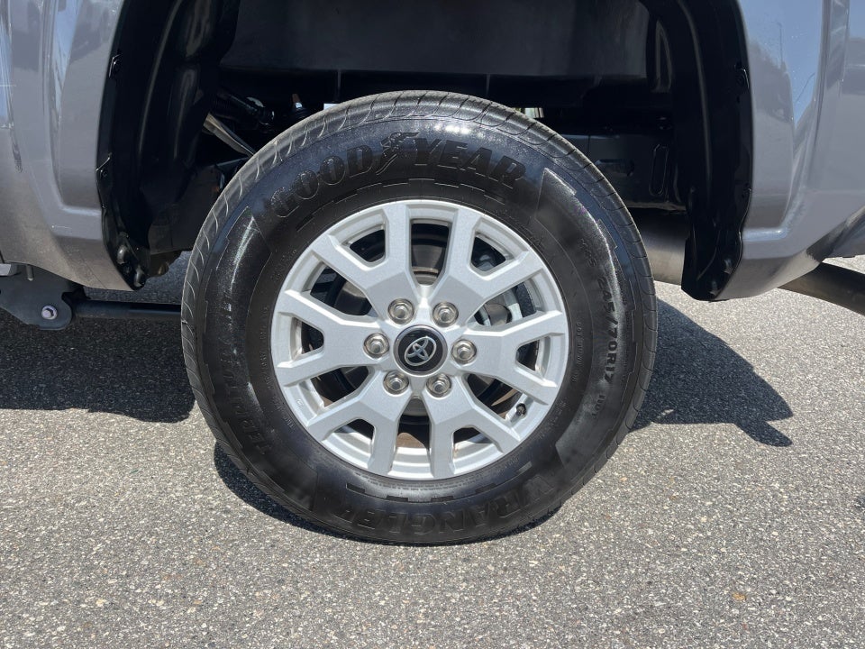 2025 Toyota TACOMA SR5 SR5