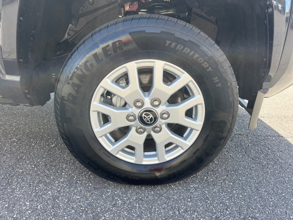 2025 Toyota TACOMA SR5 SR5