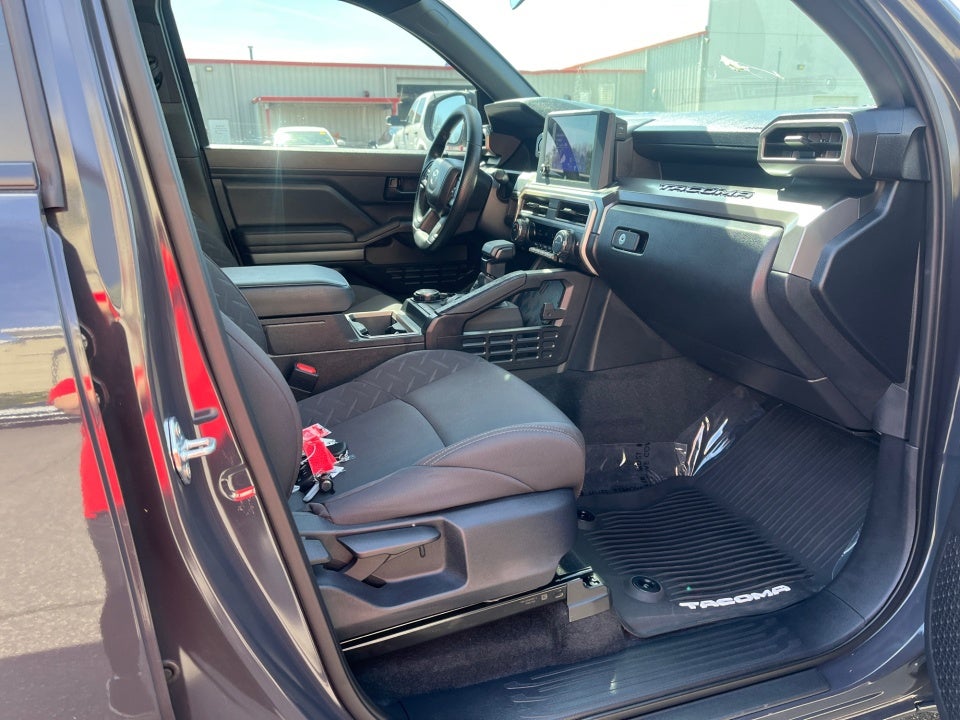 2025 Toyota TACOMA SR5 SR5