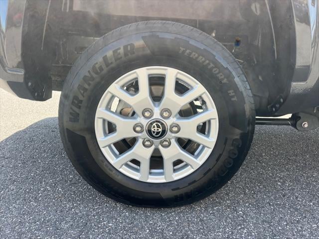 2025 Toyota TACOMA SR5 SR5