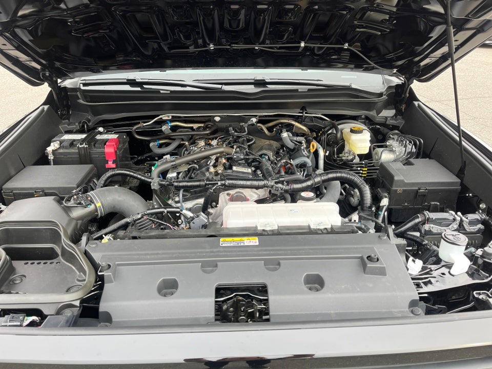 2025 Toyota TACOMA SR5 SR5