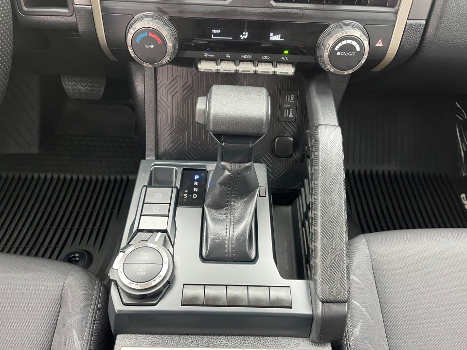 2025 Toyota TACOMA SR5 SR5