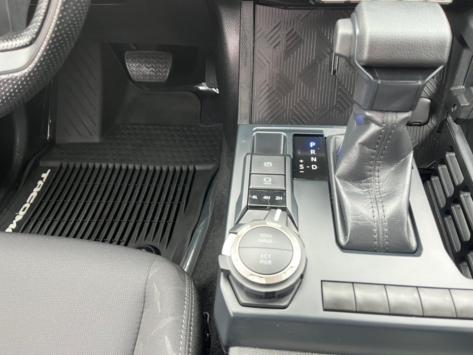 2025 Toyota TACOMA SR5 SR5