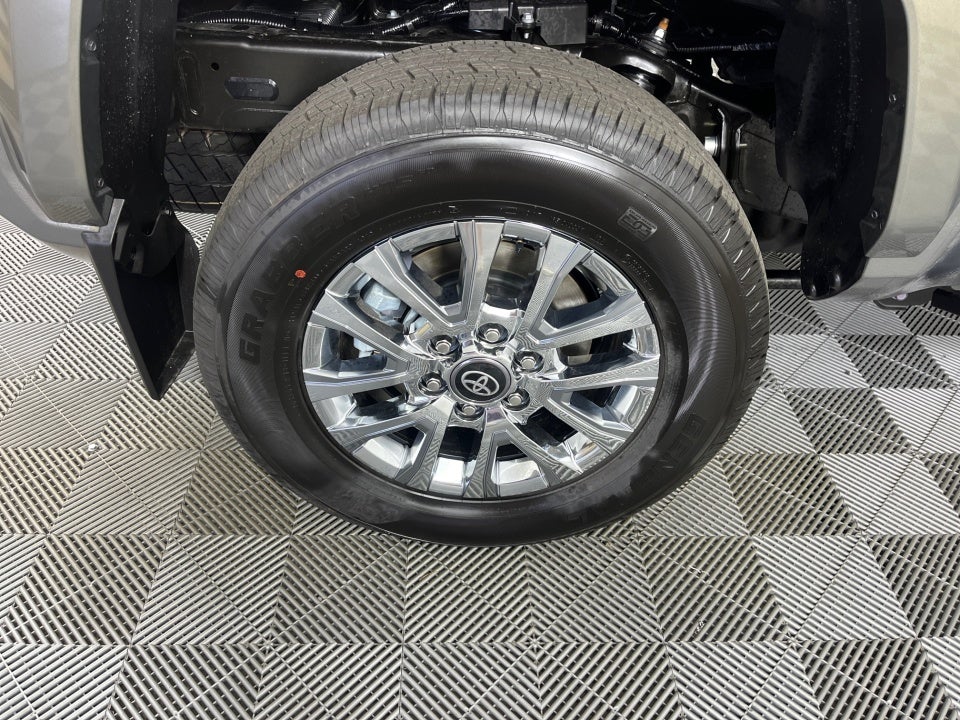 2025 Toyota Tacoma i-FORCE MAX Limited Hybrid