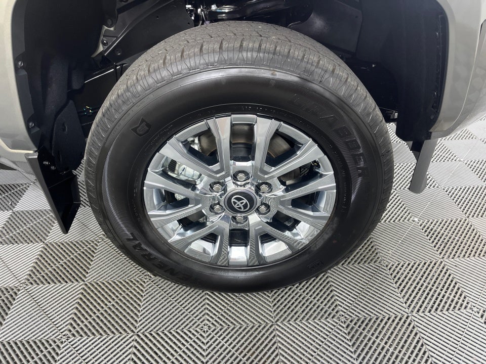 2025 Toyota Tacoma i-FORCE MAX Limited Hybrid