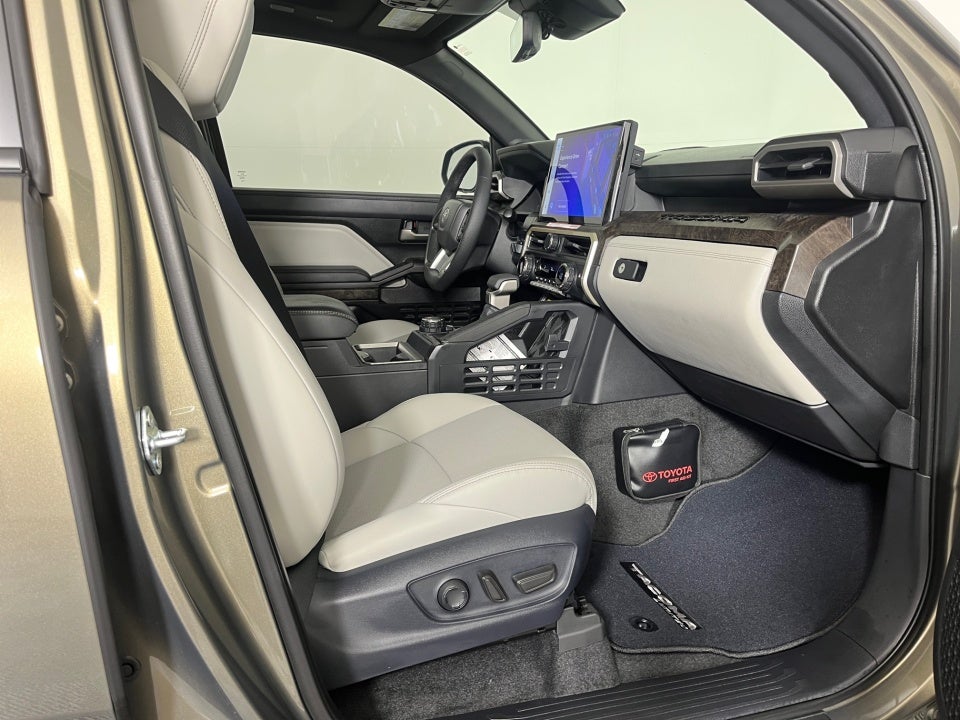 2025 Toyota Tacoma i-FORCE MAX Limited Hybrid