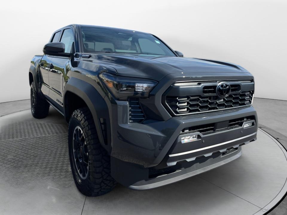2026 Toyota Tacoma i-FORCE MAX TRD Off-Road i-FORCE MAX