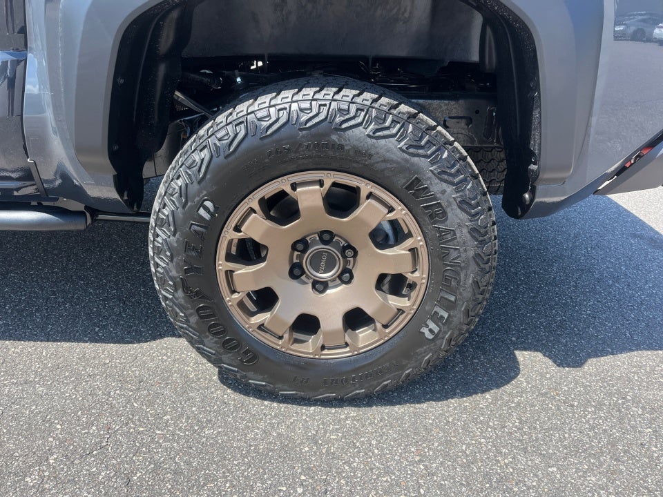 2026 Toyota Tacoma i-FORCE MAX Trailhunter