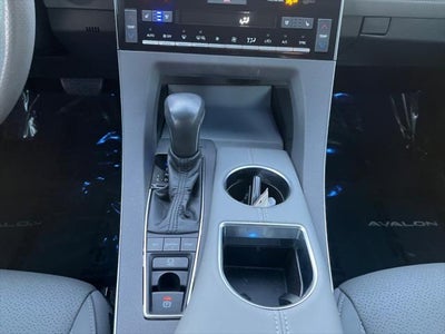 2020 Toyota AVALON Limited