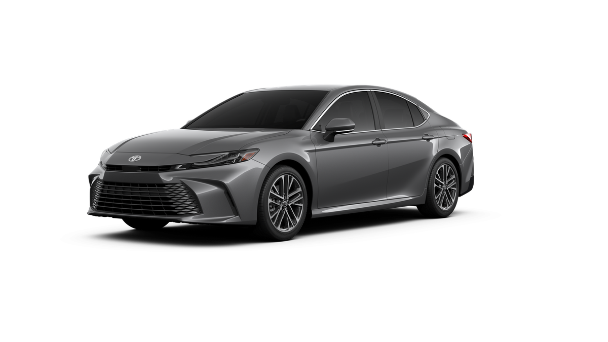2026 Toyota Camry XLE Hybrid's photo