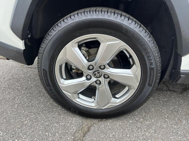 2021 Toyota RAV4 HYBRID XLE Premium