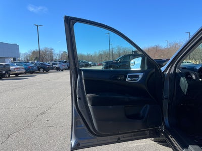 2016 Nissan Pathfinder S