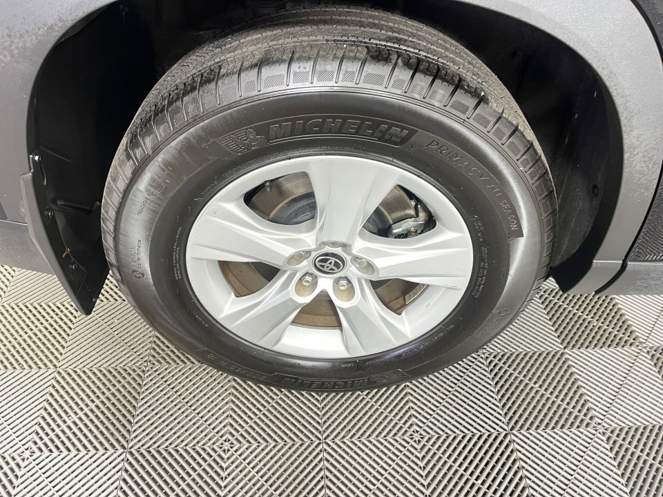 2025 Toyota GRAND HIGHLANDER LE