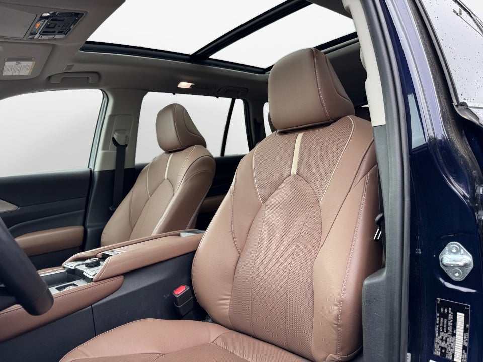 2024 Toyota GRAND HIGHLANDER Platinum