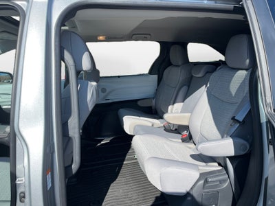 2025 Toyota Sienna LE