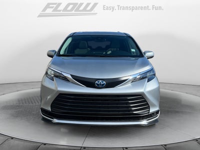 2025 Toyota Sienna LE