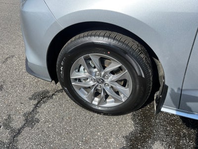 2025 Toyota Sienna LE