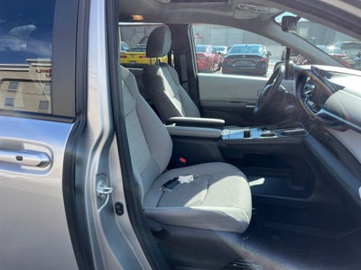 2025 Toyota Sienna LE